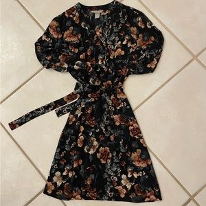 H&M floral midi dress, size 6.